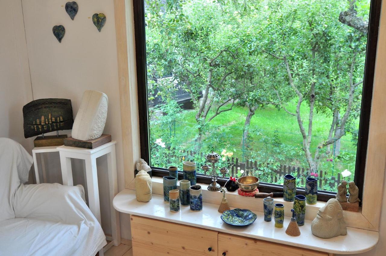 Bed & Breakfast Popamuseum Tarpesti Strada Muzeului Nr 28 Tîrpeşti Exteriör bild